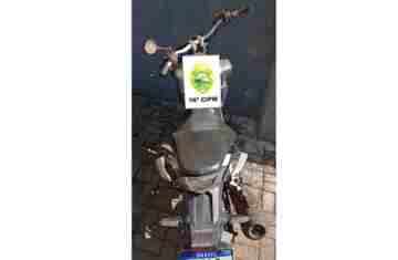 Porto Barreiro - Homem é preso após furtar motocicleta e esconder em residência abandonada